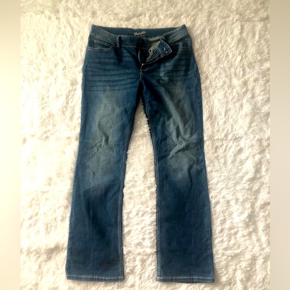Women’s Wrangler Boot Cut Jeans